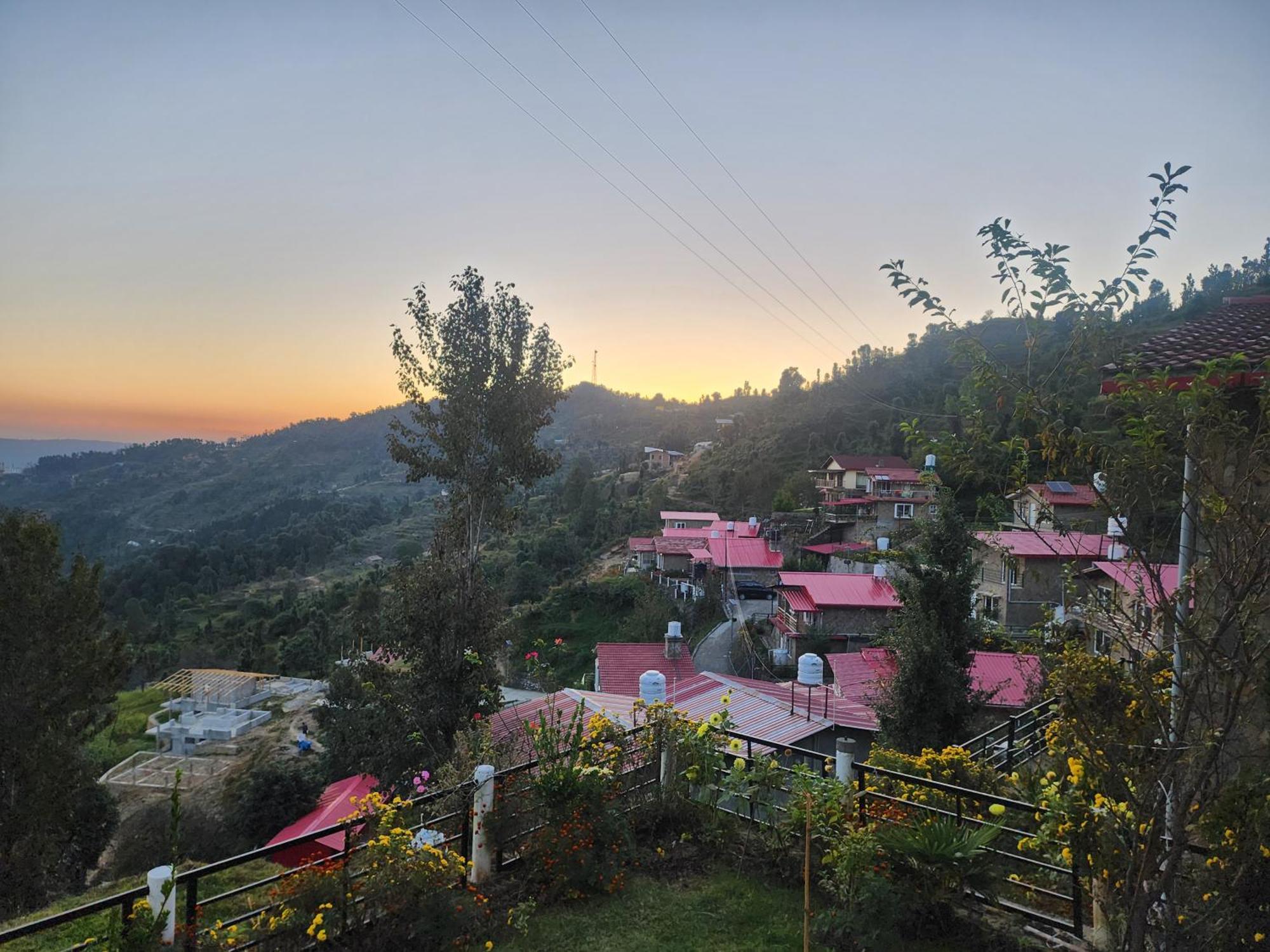 Indus Valley Mukteshwar Villa Eksteriør billede