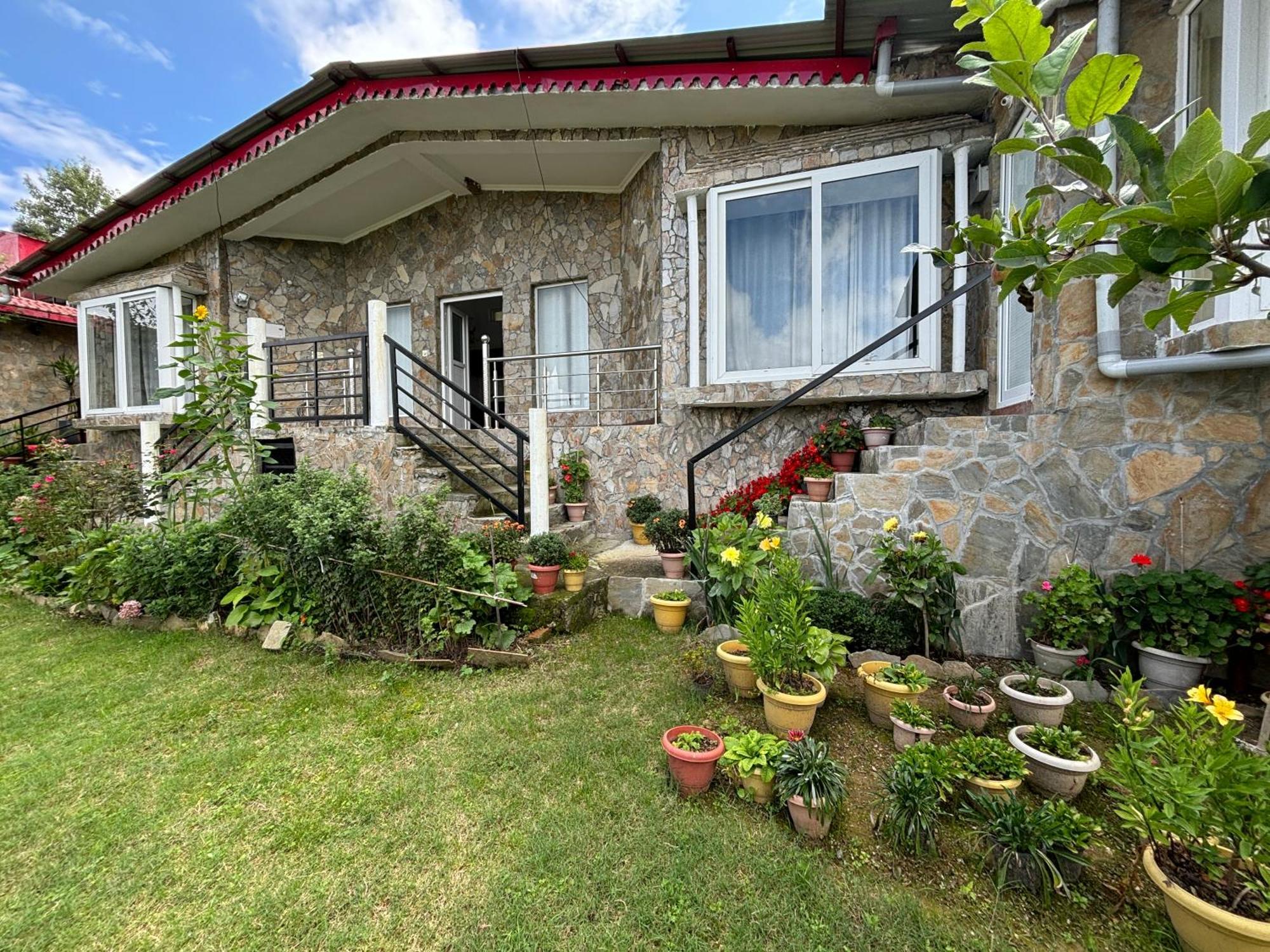 Indus Valley Mukteshwar Villa Eksteriør billede