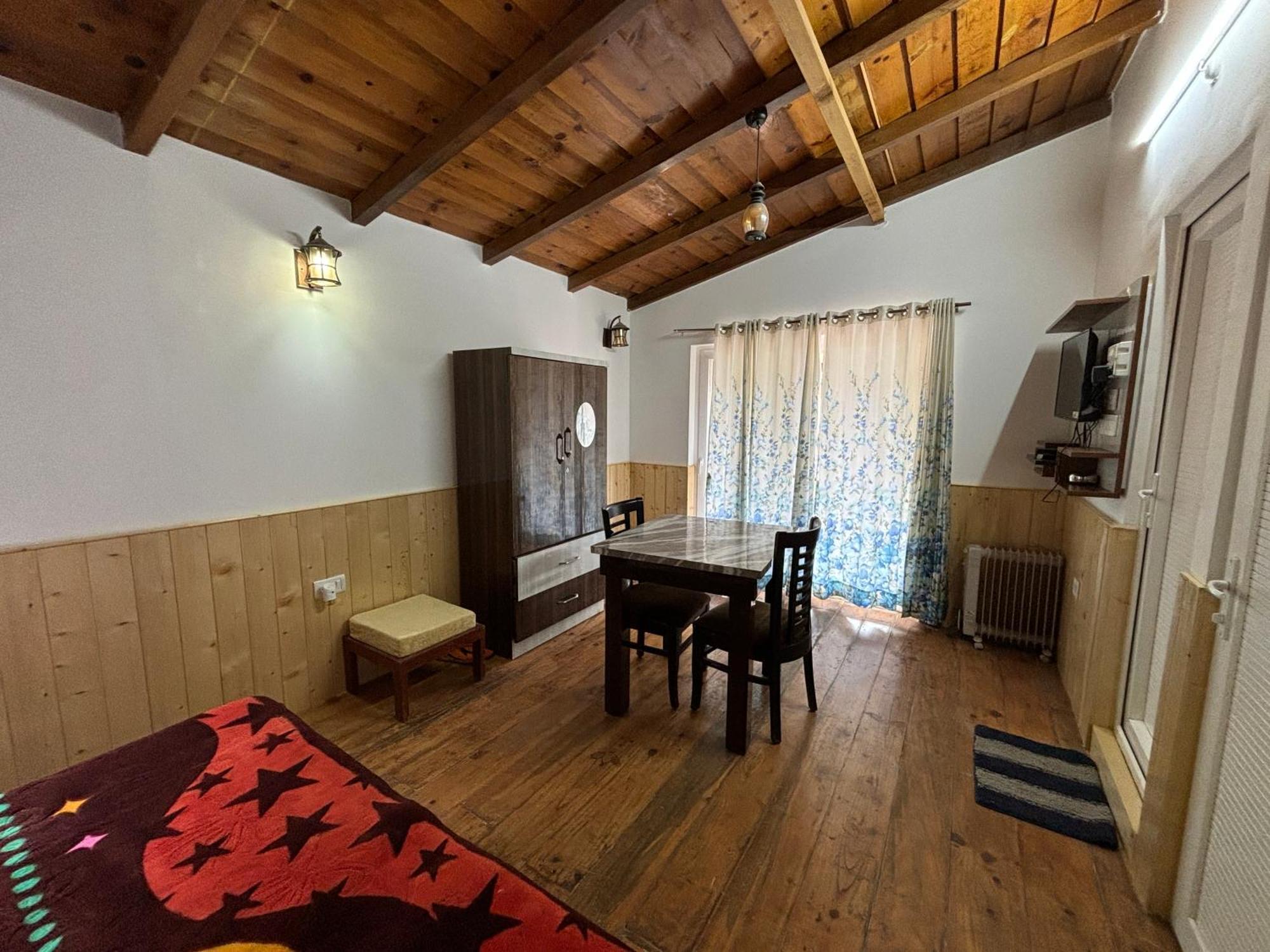 Indus Valley Mukteshwar Villa Eksteriør billede